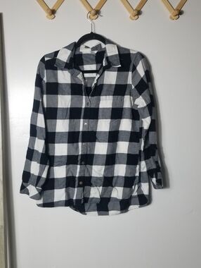 SONOMA WOMEN'S BLACK AND WHITE BUTTON DOWN SHIRT SIZE MEDIUM (READ FULL DESCRIPT